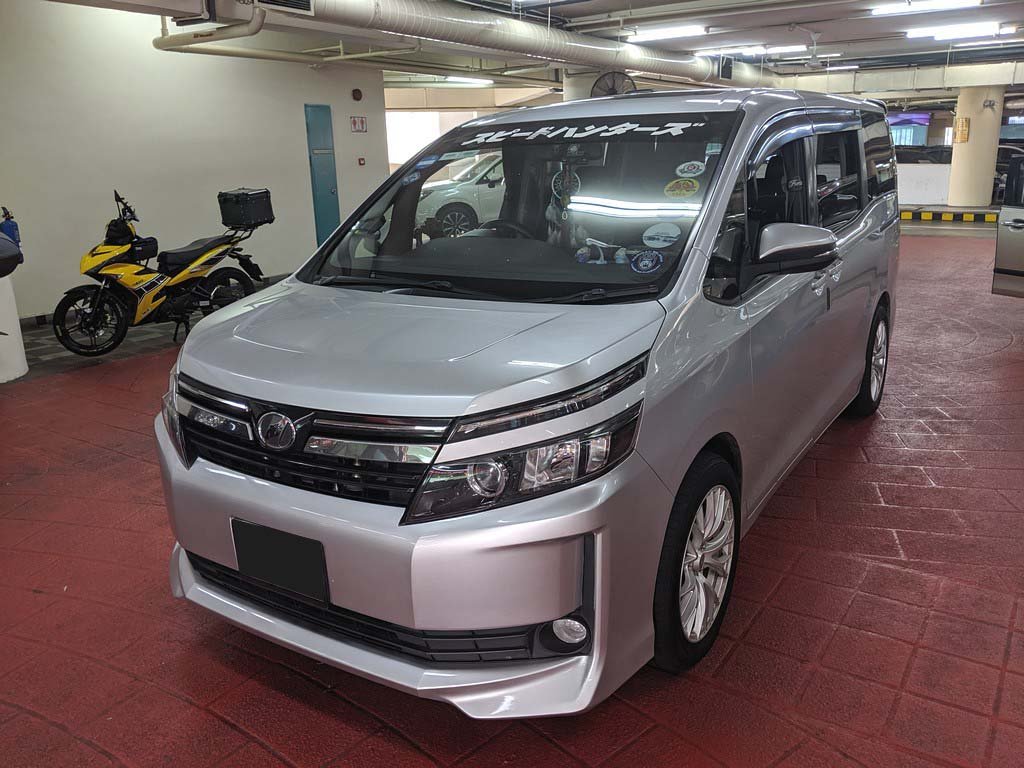 Toyota Voxy 2.0V A