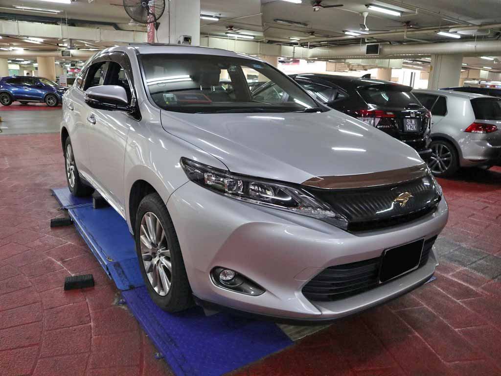 Toyota Harrier Premium 2.0A