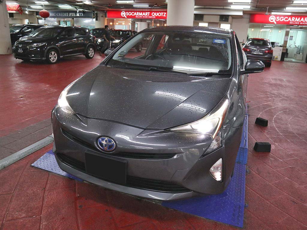 Toyota Prius 1.8S AT (Hybrid)