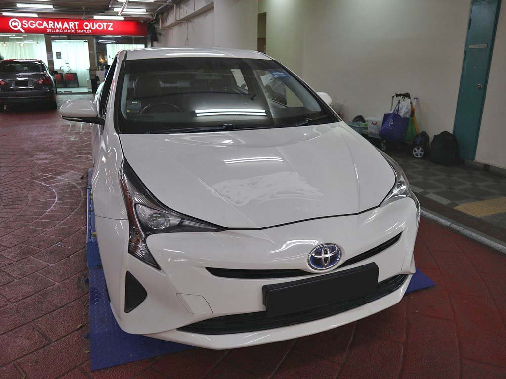 Toyota Prius 1.8S CVT (Hybrid)