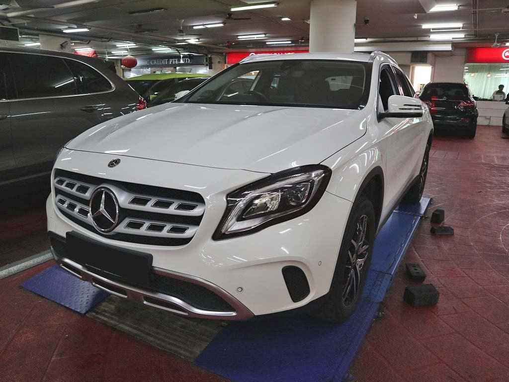 Mercedes Benz GLA180 Urban (R18 LED)
