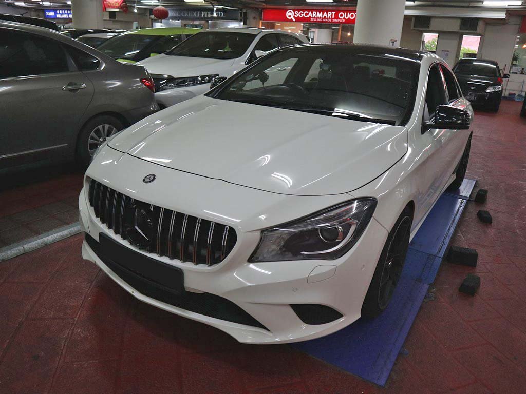 Mercedes Benz CLA 200 (R18 BI)