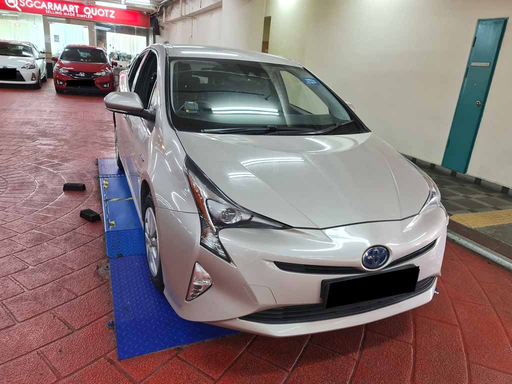 Toyota Prius 1.8S AT (Hybrid)