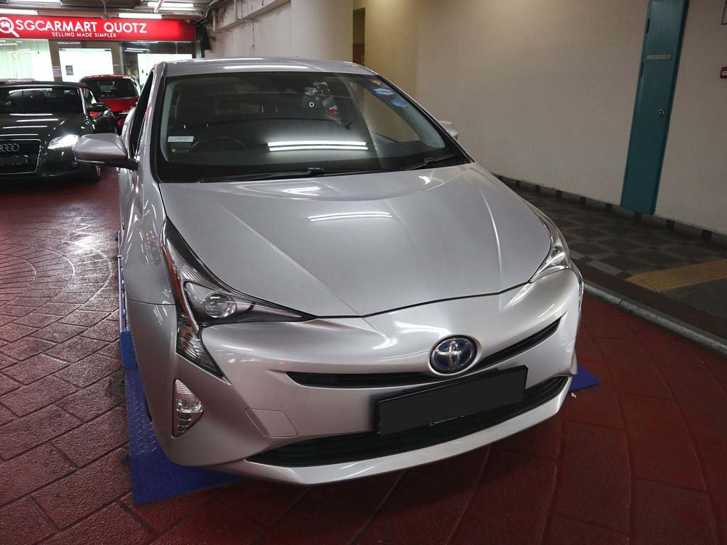 Toyota Prius 1.8S CVT (Hybrid)