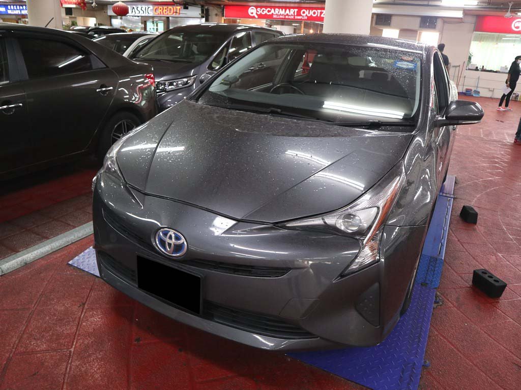 Toyota Prius 1.8S CVT (Hybrid)