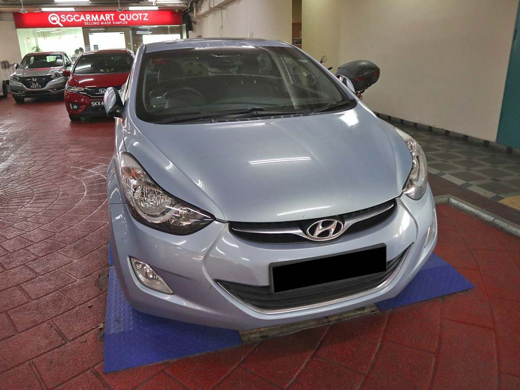 Hyundai Elantra 1.6A Sunroof