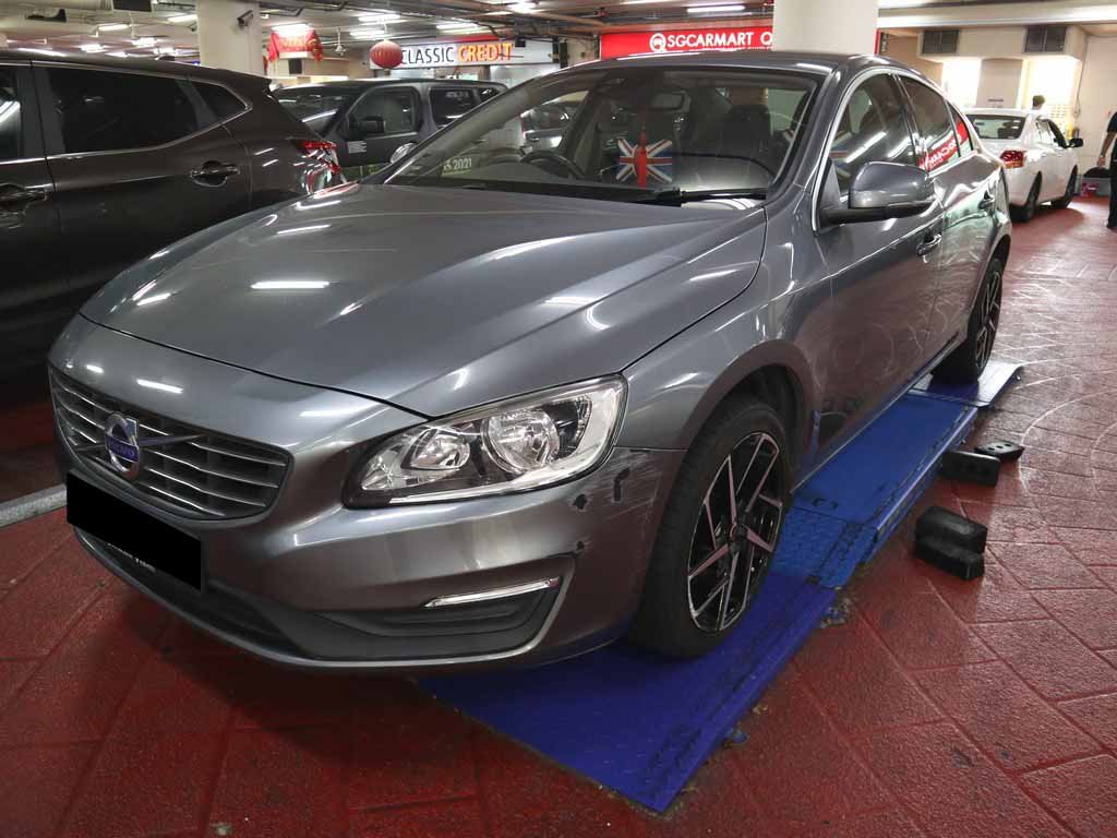 Volvo S60 T2 AT