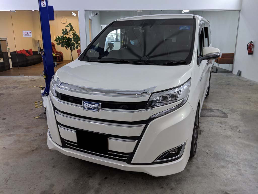 Toyota Noah 1.8x CVT (Hybrid)