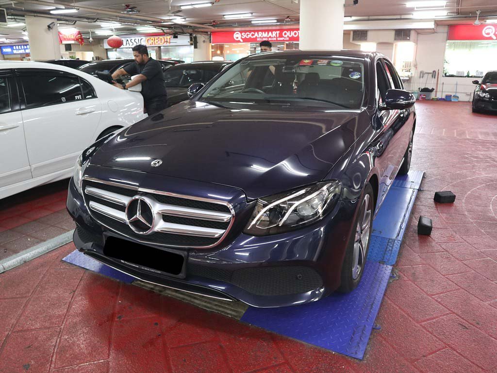 Mercedes Benz E200 AVG (R18 LED)