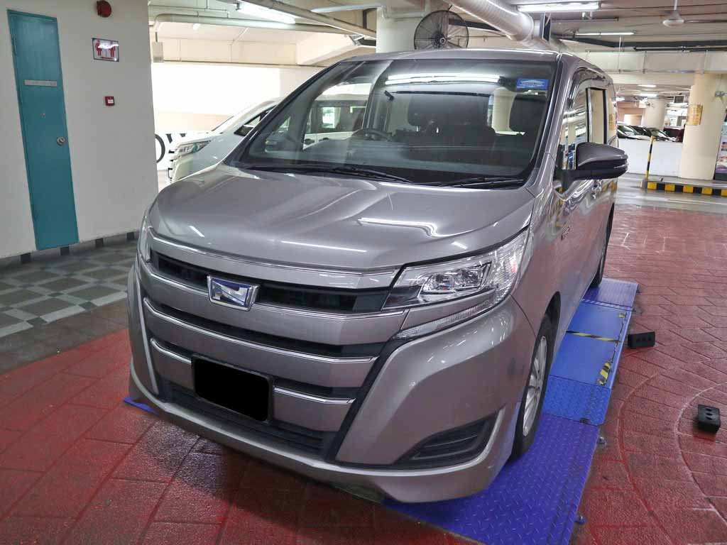 Toyota Noah 1.8A CVT (Hybrid)