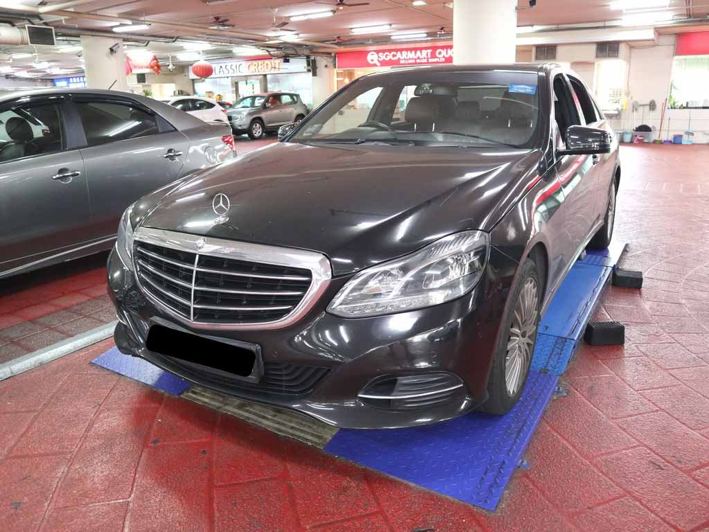 Mercedes Benz E200 Sedan (R17)