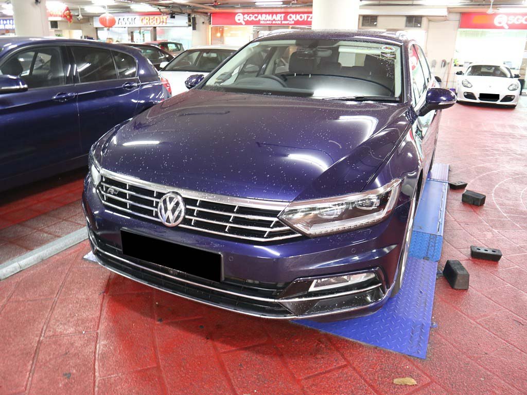 Volkswagen Passat Variant R Line 2.0 TSI HUD