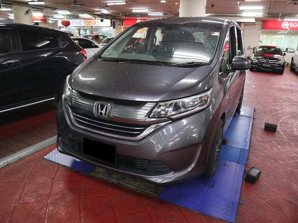 Honda Freed 1.5G Auto (Hybrid)