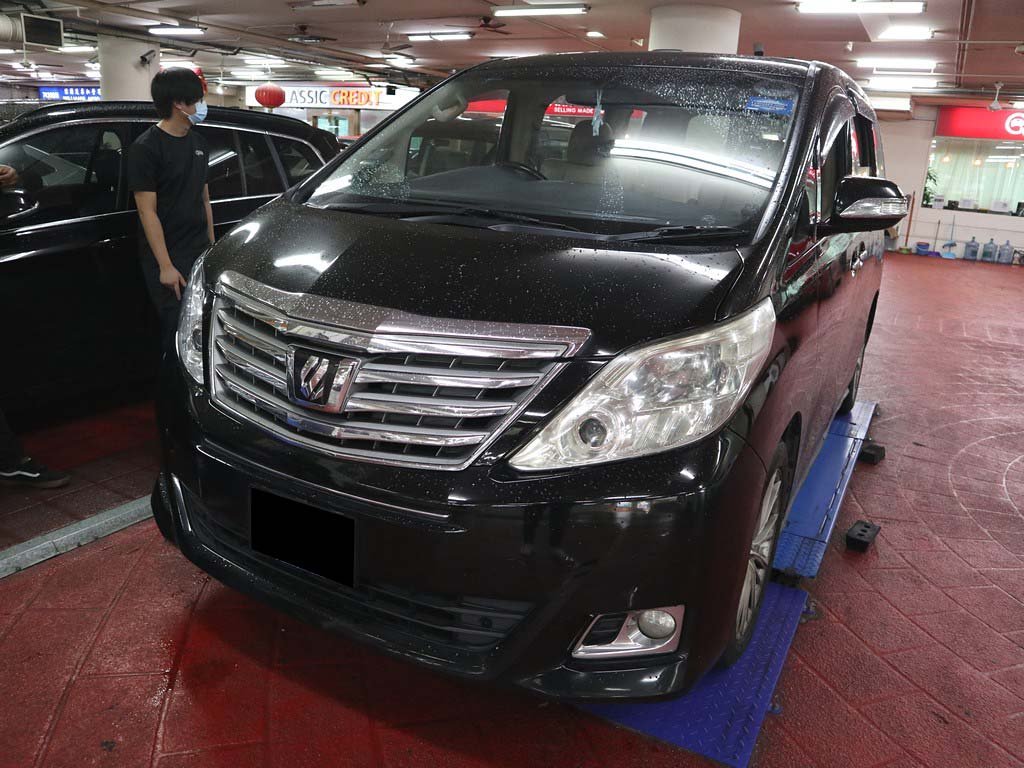 Toyota Alphard Moonroof CVT