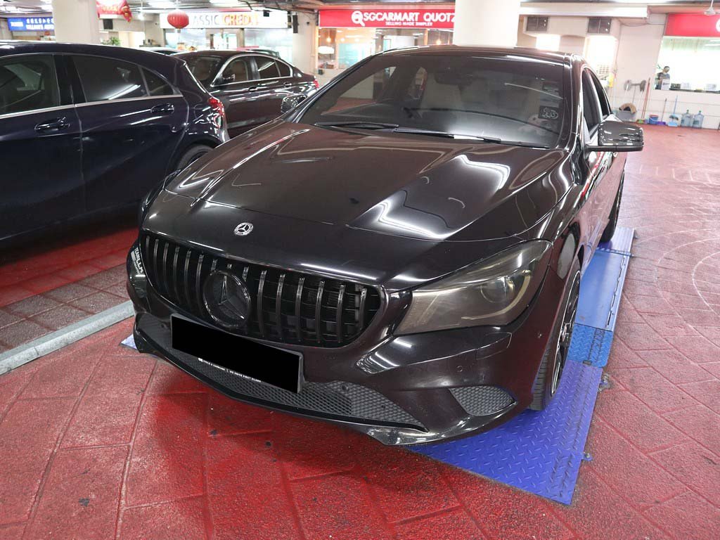 Mercedes Benz CLA 200 (R18 BI)