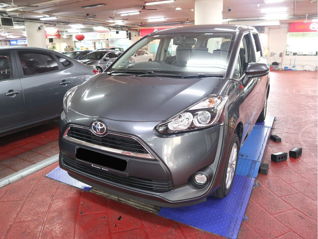 Toyota Sienta Standard (Auto)