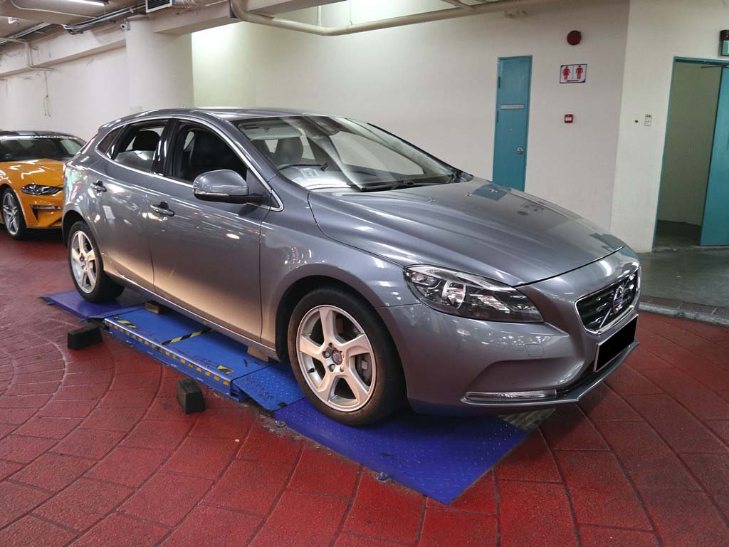 Volvo V40 T2 (A)