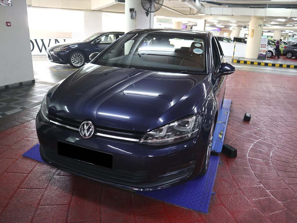 Volkswagen Golf 1.4A TSI HID Sunroof