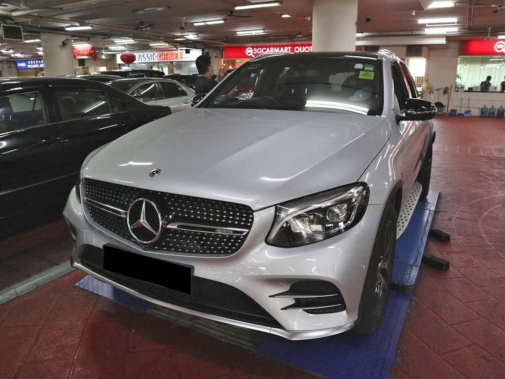 Mercedes Benz AMG GLC43 4matic (R19 LED Sunroof)