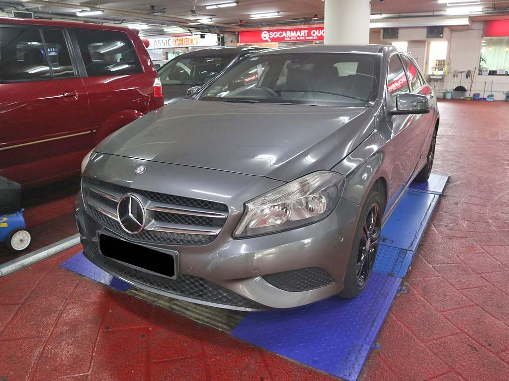 Mercedes Benz A180 (R17)