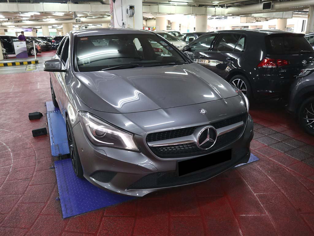 Mercedes Benz CLA180 (R18 BI)