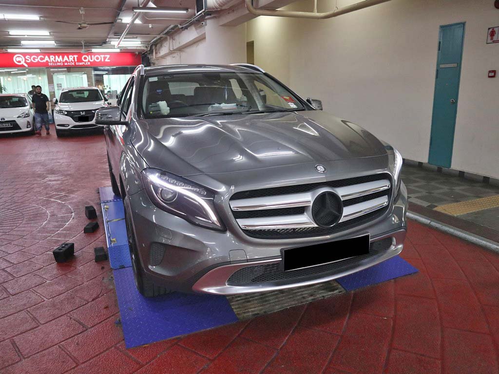 Mercedes Benz GLA180 (R18 BI)