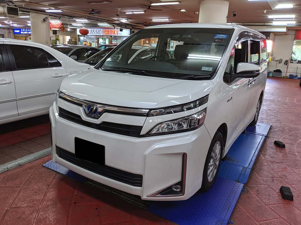 Toyota Voxy 1.8V CVT (Hybrid)