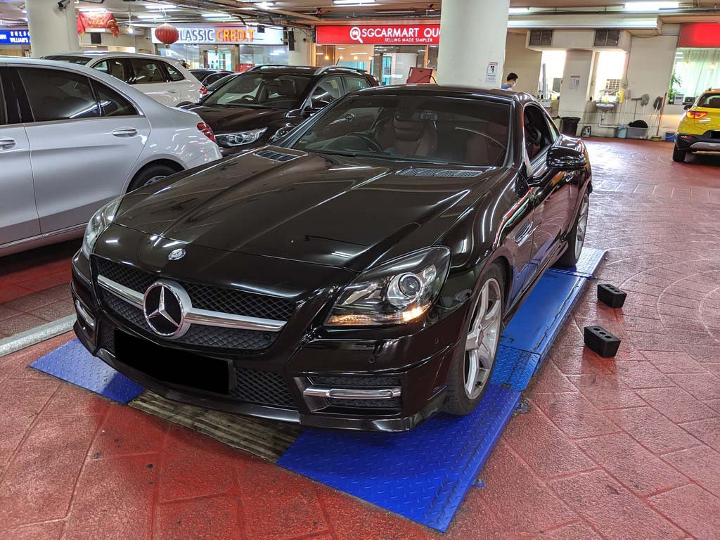 Mercedes Benz SLK200 Roadster (W/O Sunroof)