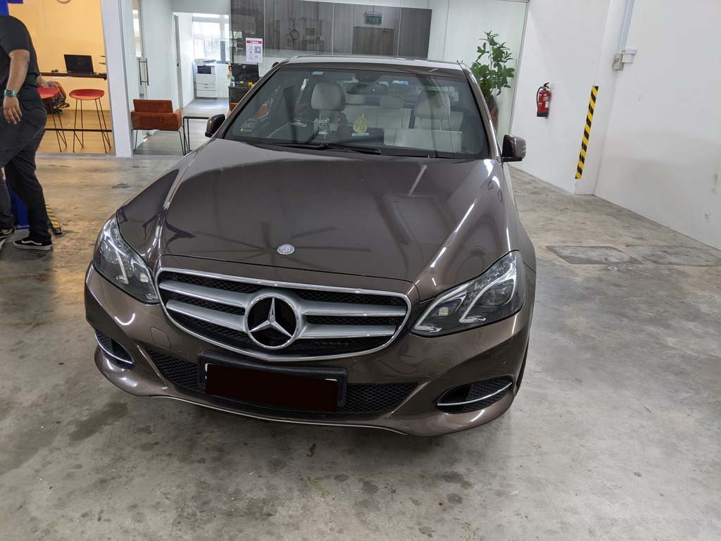 Mercedes Benz E200 Sedan (R18)