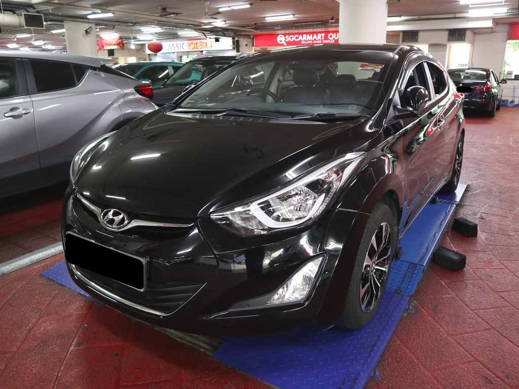 Hyundai Elantra 1.6 AT