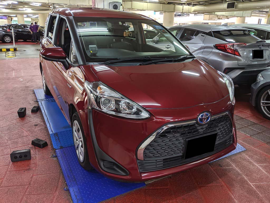 Toyota Sienta 1.5X CVT (Hybrid)