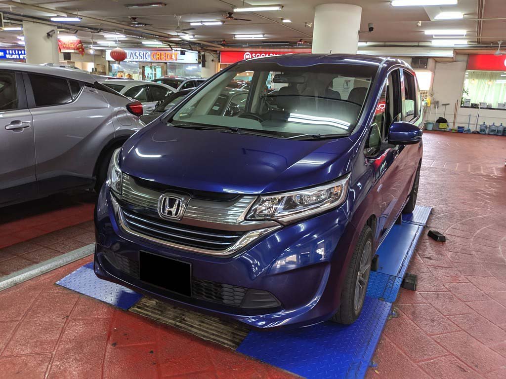 Honda Freed 1.5G (Hybrid)