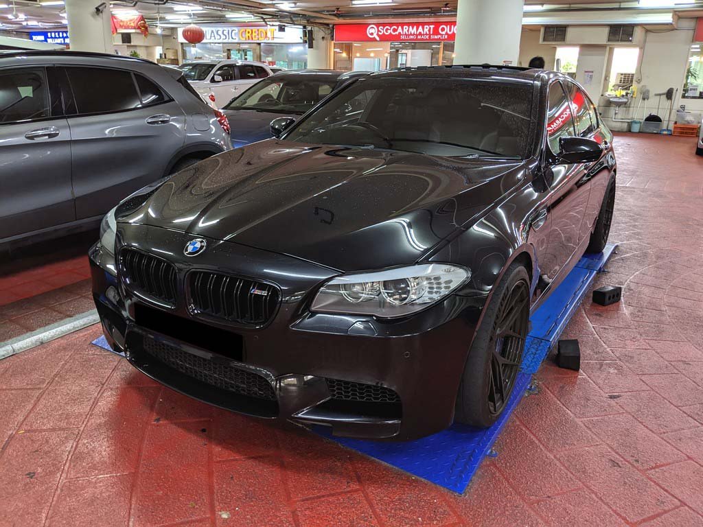 BMW M5 D/AB Sunroof HID DSC HUD