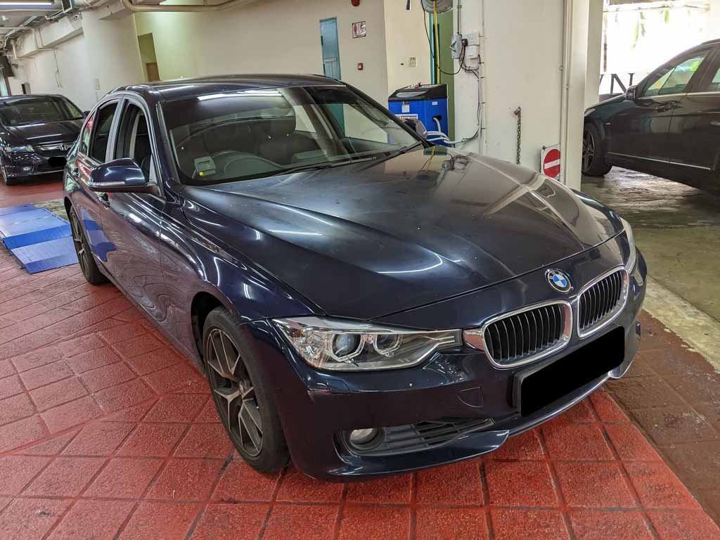 BMW 320I Sedan AT