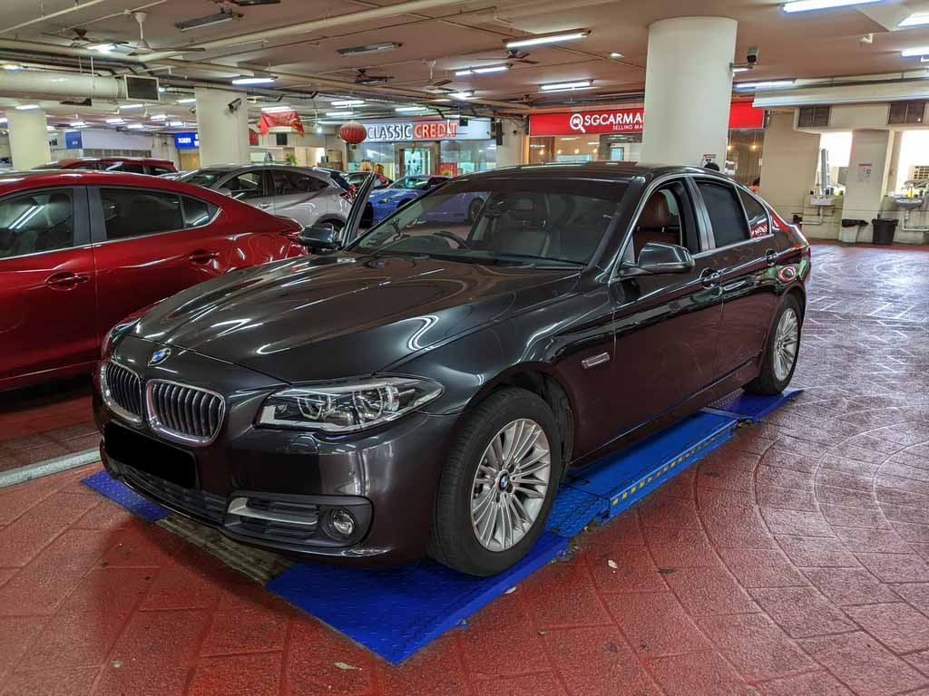 BMW 520I AT