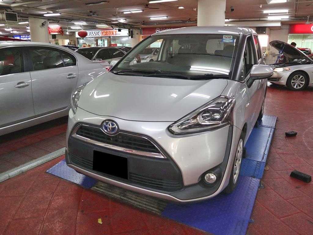 Toyota Sienta 1.5X CVT (Hybrid)