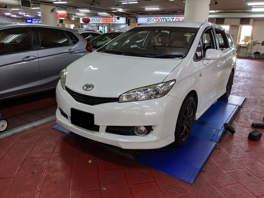 Toyota Wish 2.0A (COE Till 09/2029)