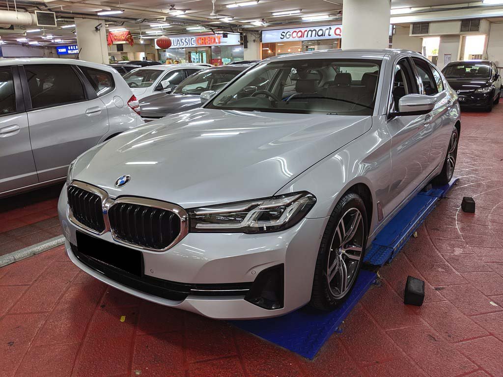 BMW 520I Adap LED HL (Hybrid)