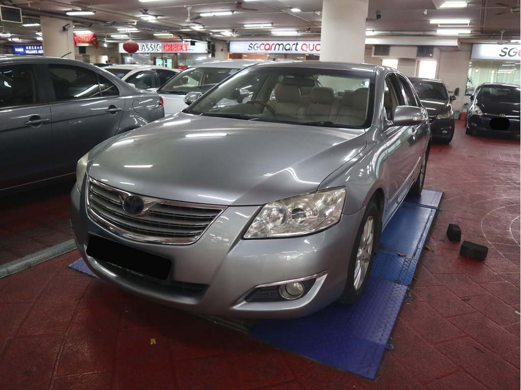 Toyota Camry 2.0 Auto (COE Till 01/2024)