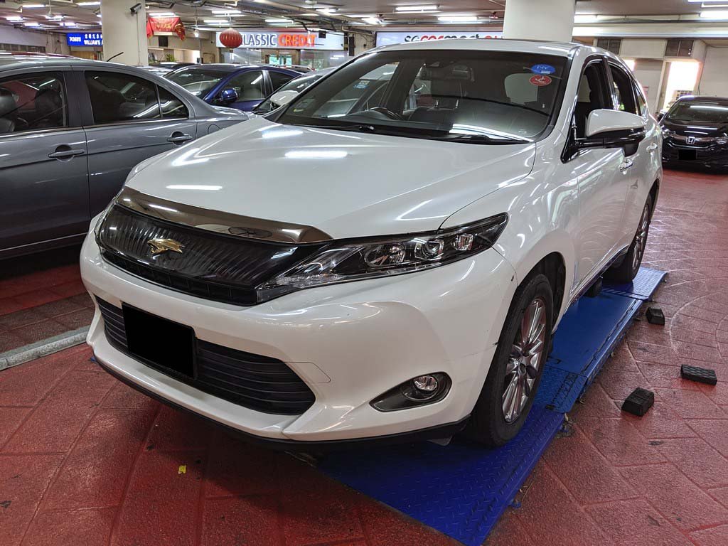 Toyota Harrier Premium 2.0A