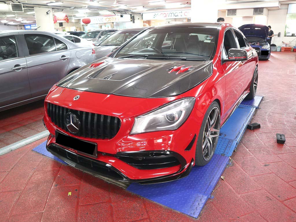 Mercedes Benz CLA180 (R18 BI)
