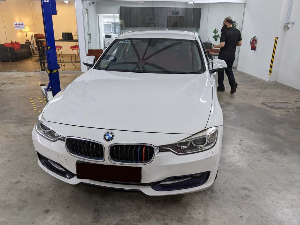 BMW 316i 1.6 AT D/AB 4DR ABS HID