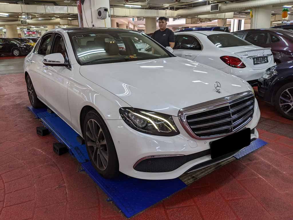 Mercedes Benz E200 Exclusive (R18 Led)