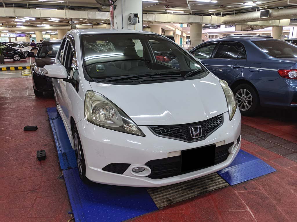 Honda Jazz 1.5L AT (COE Till 04/2029)