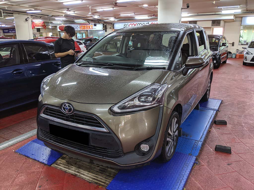 Toyota Sienta Elegance (Auto)