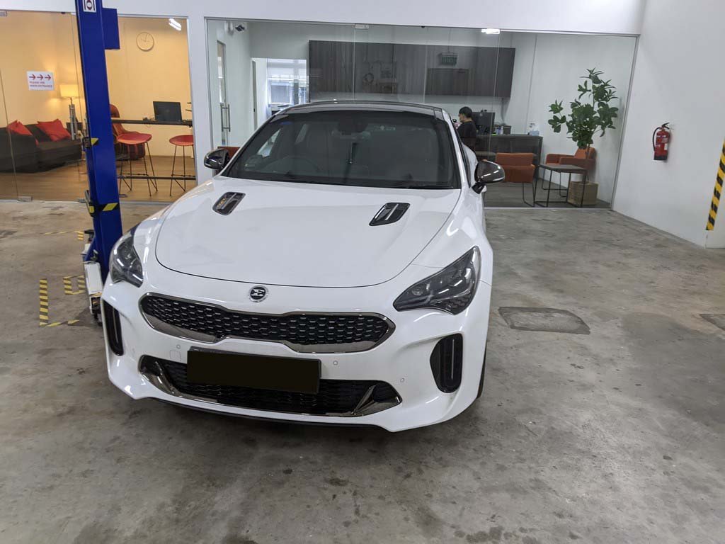 Kia Stinger 2.0A 2WD Sunroof