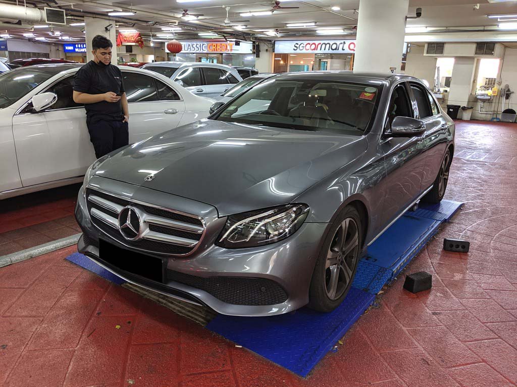 Mercedes Benz E200 AVG (R18 LED)