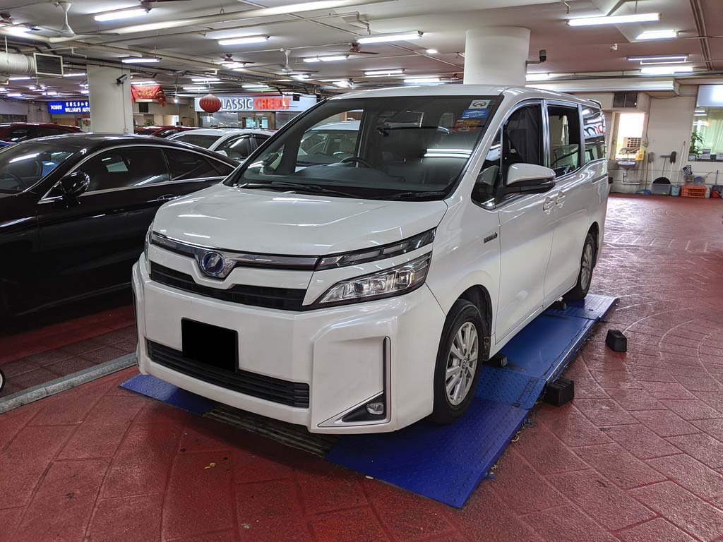 Toyota Voxy 1.8V CVT (Hybrid)