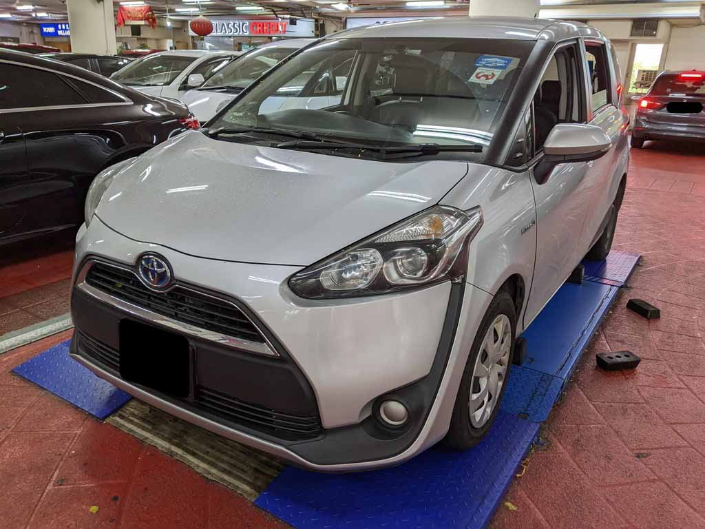 Toyota Sienta 1.5x Cvt (Hybrid)