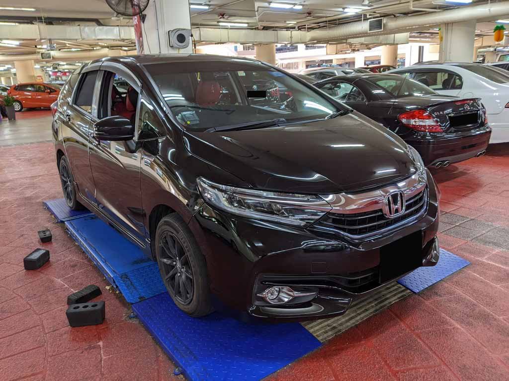 Honda Shuttle 1.5G Auto (Hybrid)
